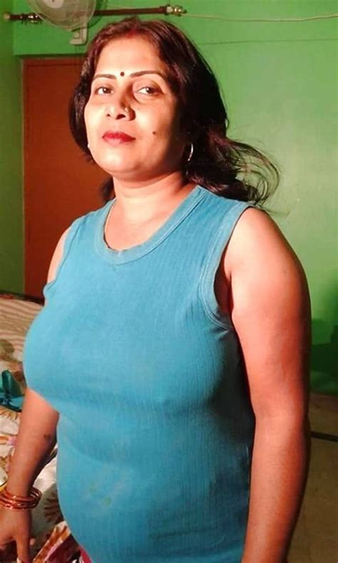 nude indian aunties|Aunty nude pics